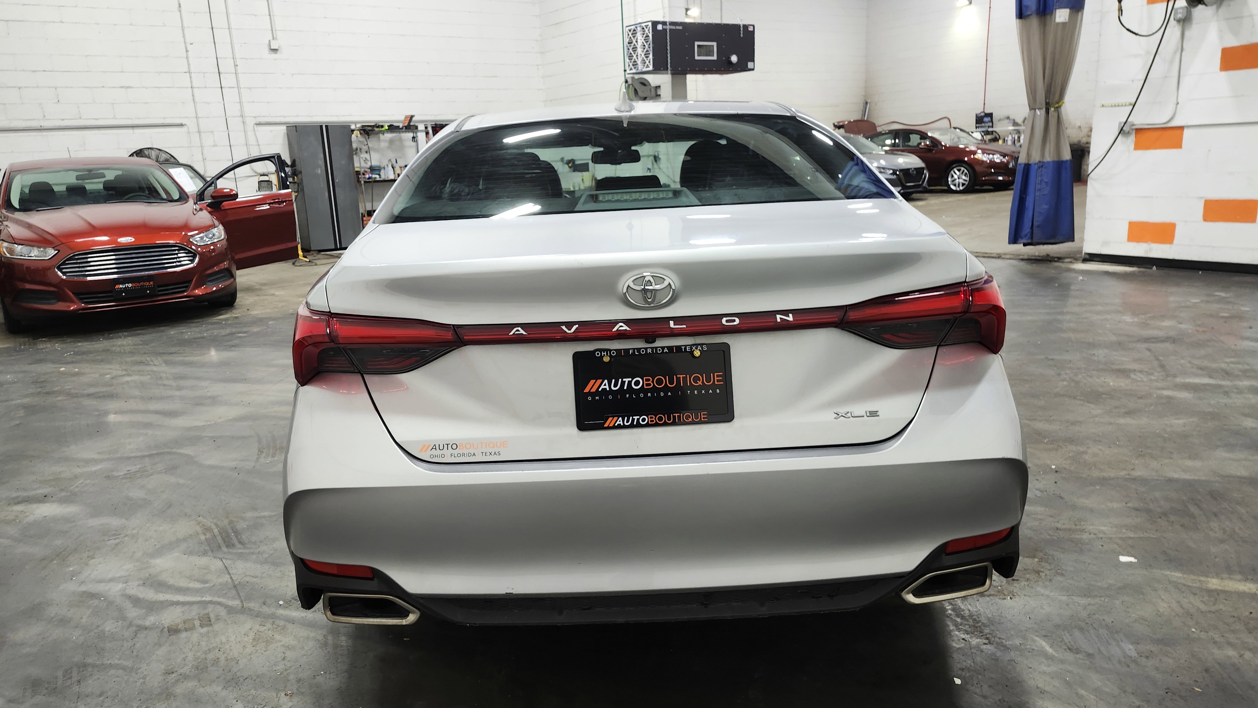 Used 2022 Toyota Avalon XLE image 15
