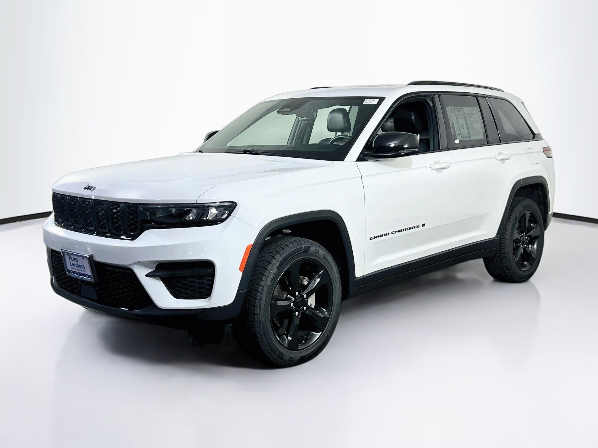 Used 2023 Jeep Grand Cherokee Altitude AWD/4WD image 1