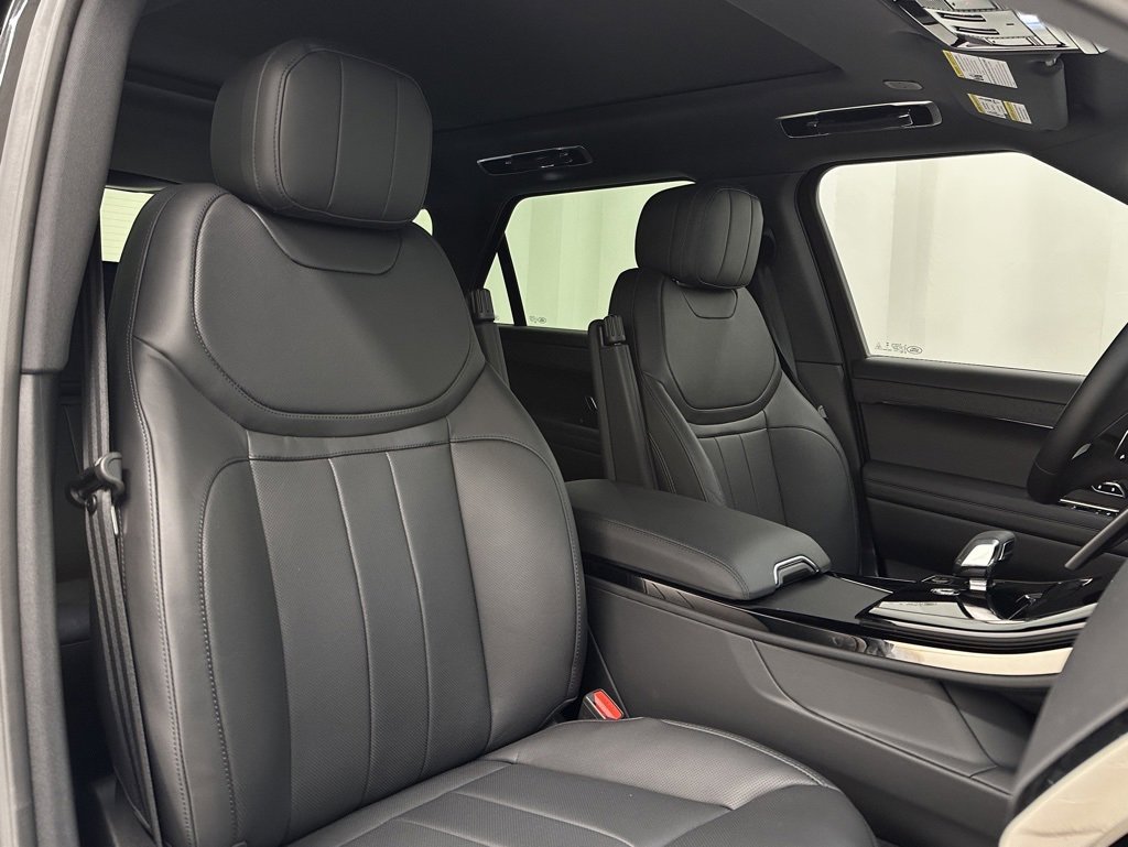 Used 2025 Land Rover Range Rover Sport Dynamic SE image 18
