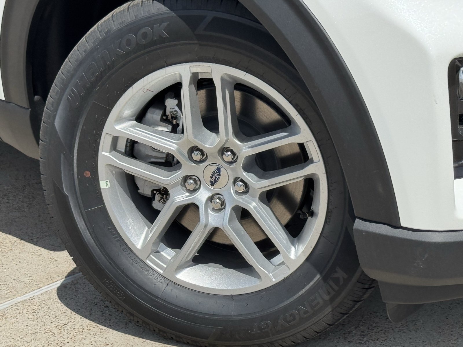 New 2026 Ford Explorer Active w/ Active Comfort Package RWD image 8