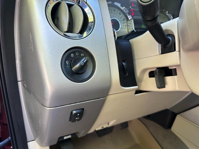 Used 2012 Ford Expedition Limited RWD image 29