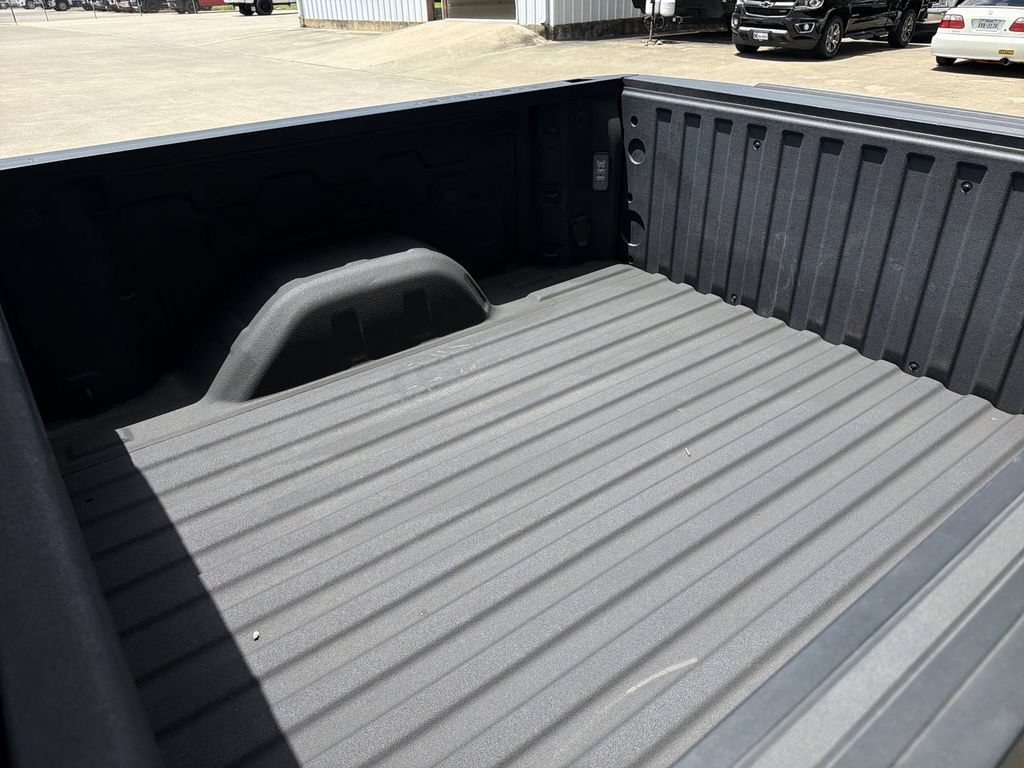 Used 2025 Chevrolet Silverado 1500 LTZ w/ Technology Package AWD/4WD image 36
