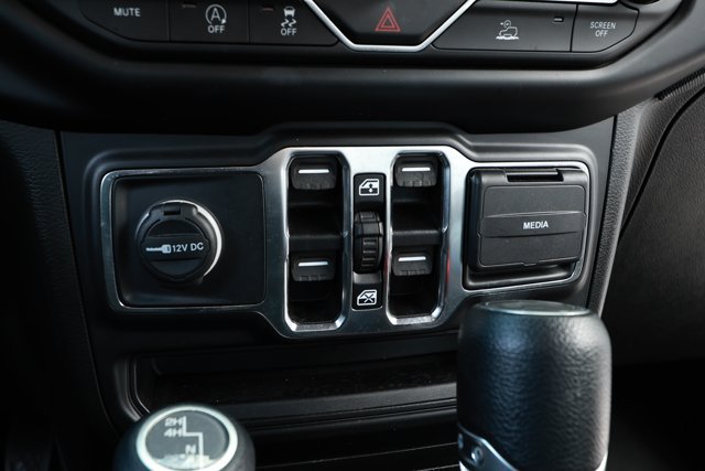 Used 2022 Jeep Wrangler Unlimited Sport AWD/4WD image 19