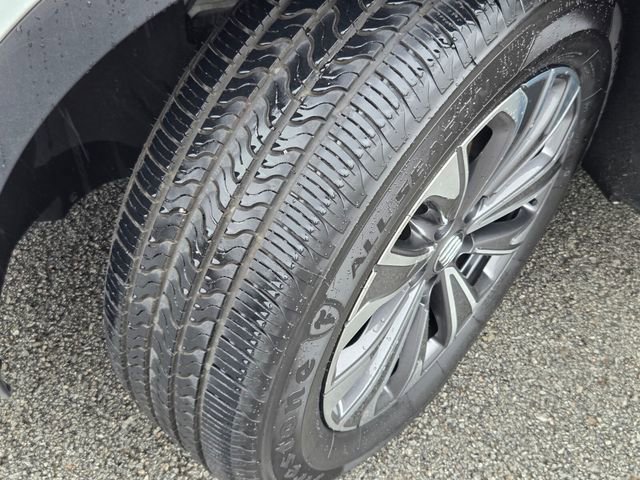 Used 2024 Buick Envision Preferred AWD/4WD image 18