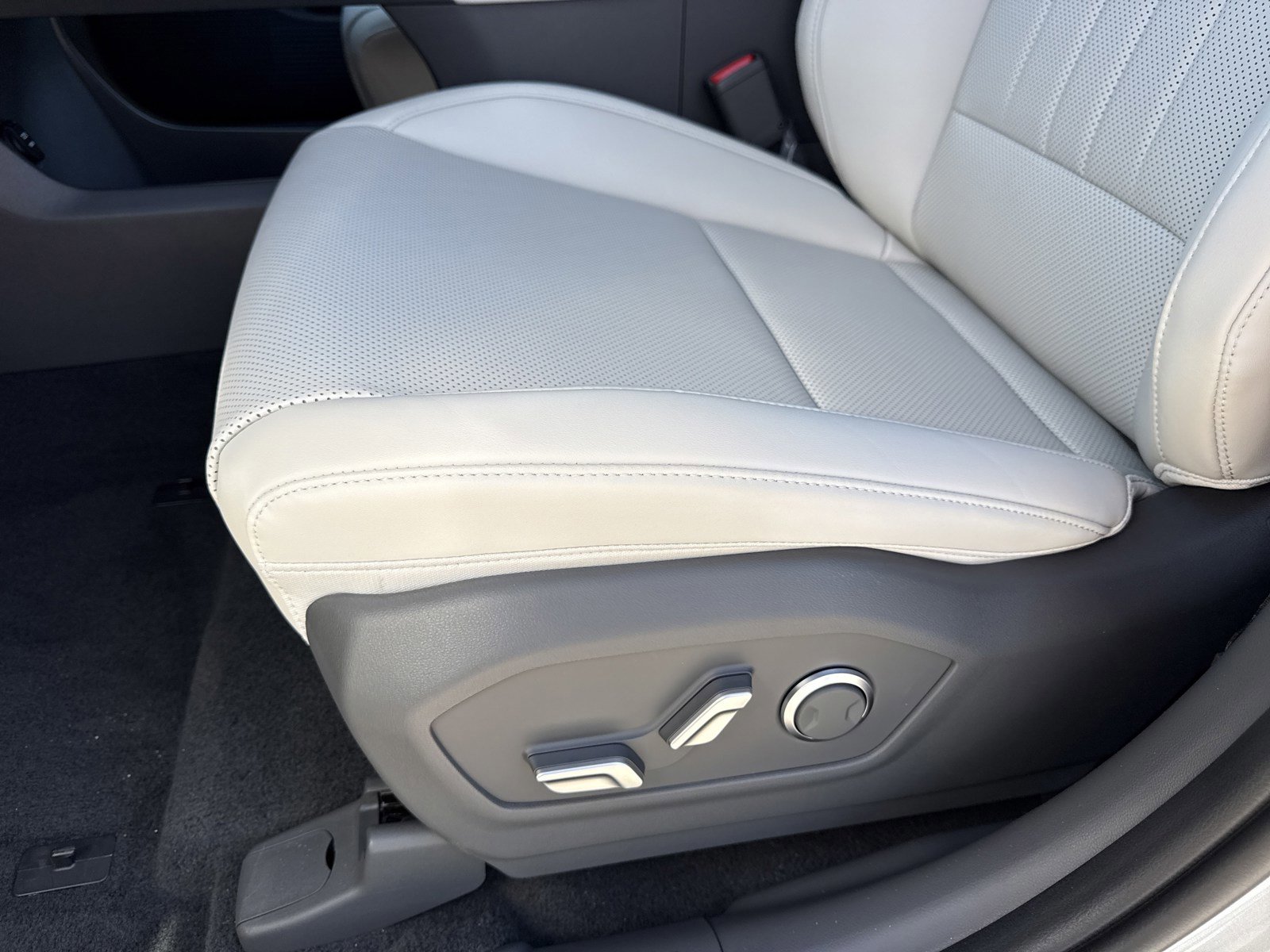 New 2026 Hyundai Santa Fe SEL image 11
