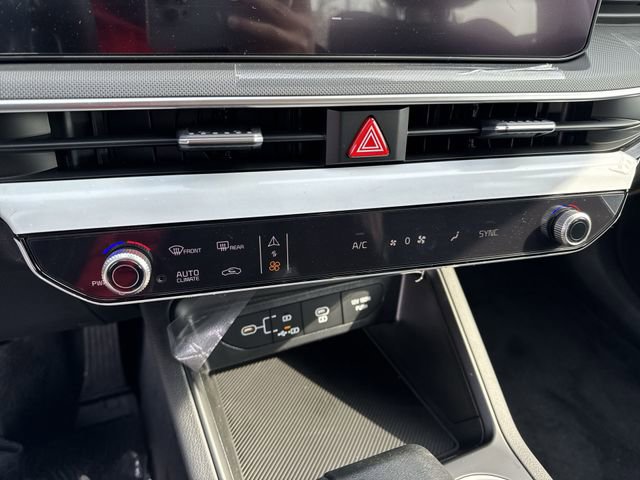 New 2026 Kia K5 LXS FWD image 8