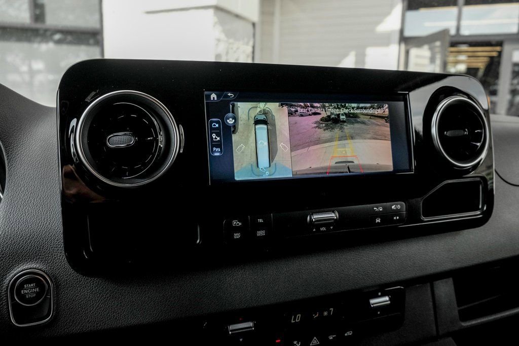 Used 2025 Mercedes-Benz Sprinter 2500 image 16