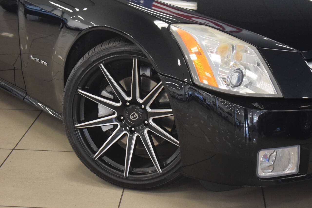 Used 2005 Cadillac XLR RWD image 5