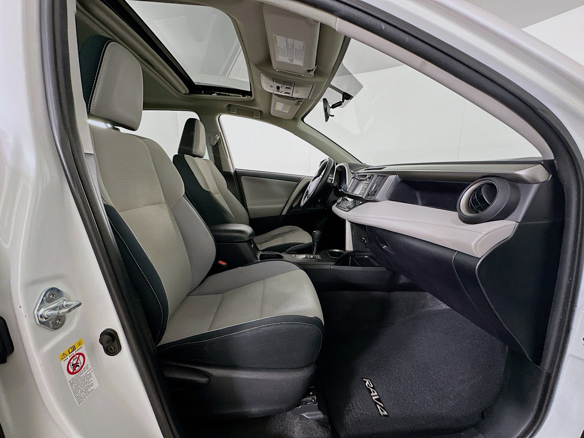 Used 2016 Toyota RAV4 XLE image 31