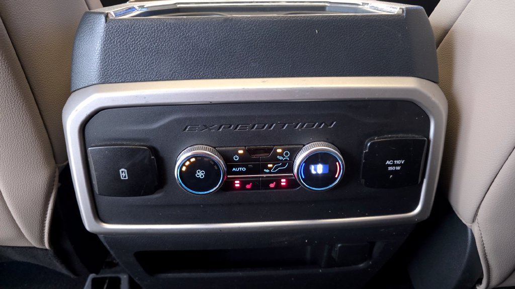 Used 2024 Ford Expedition Limited AWD/4WD image 29
