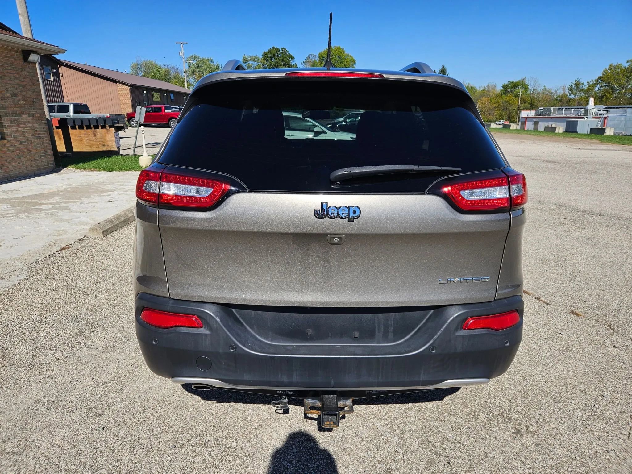 Used 2018 Jeep Cherokee Limited image 7