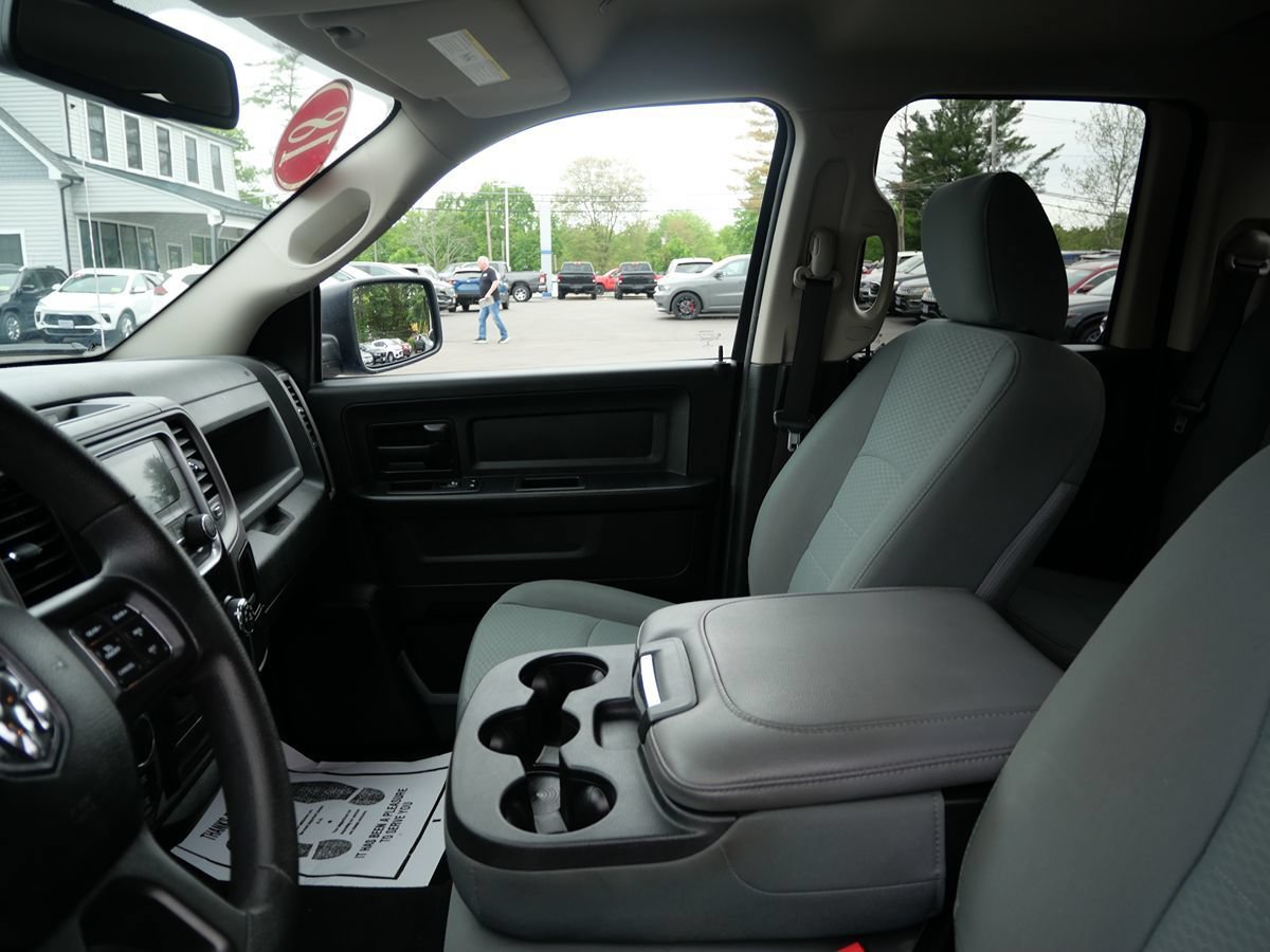 Used 2018 RAM 1500 Express AWD/4WD image 10