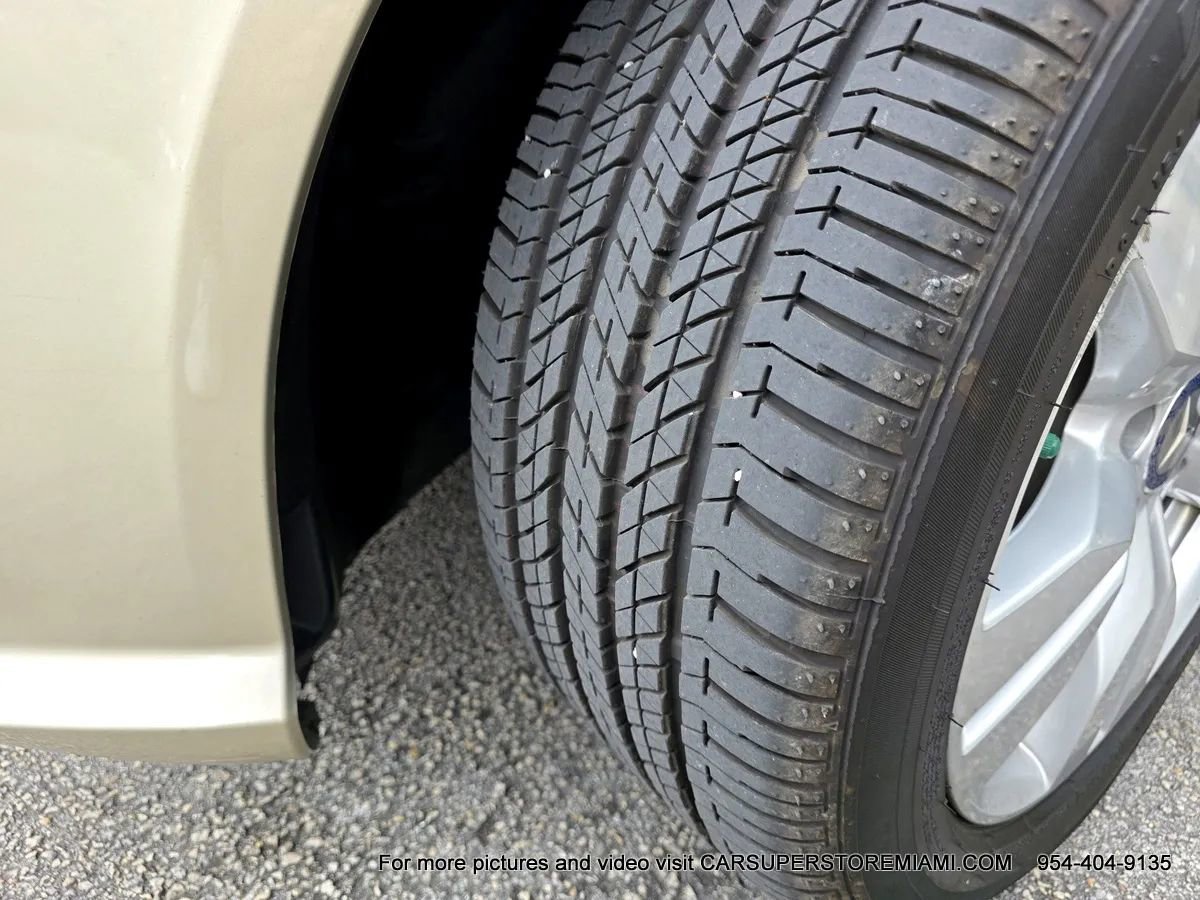 Used 2012 Mercedes-Benz E 350 BlueTEC Sedan image 25