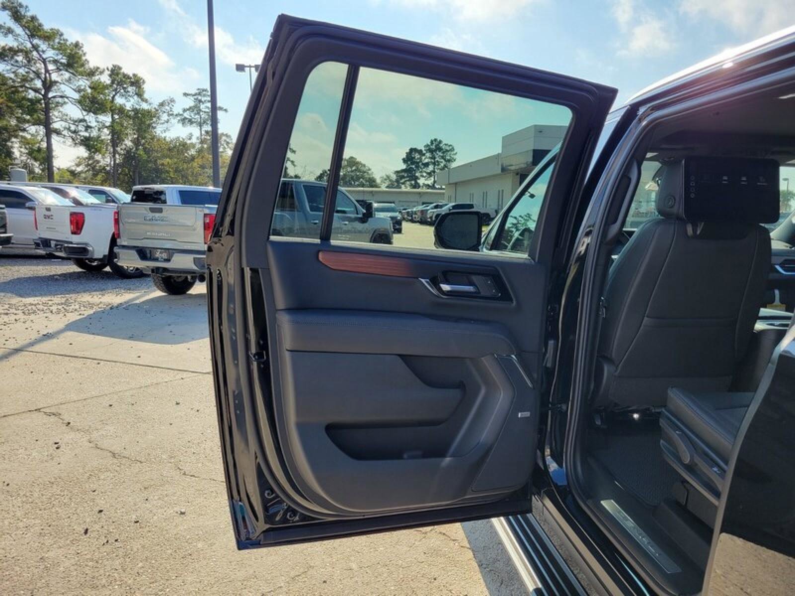 New 2026 GMC Yukon XL Denali image 30