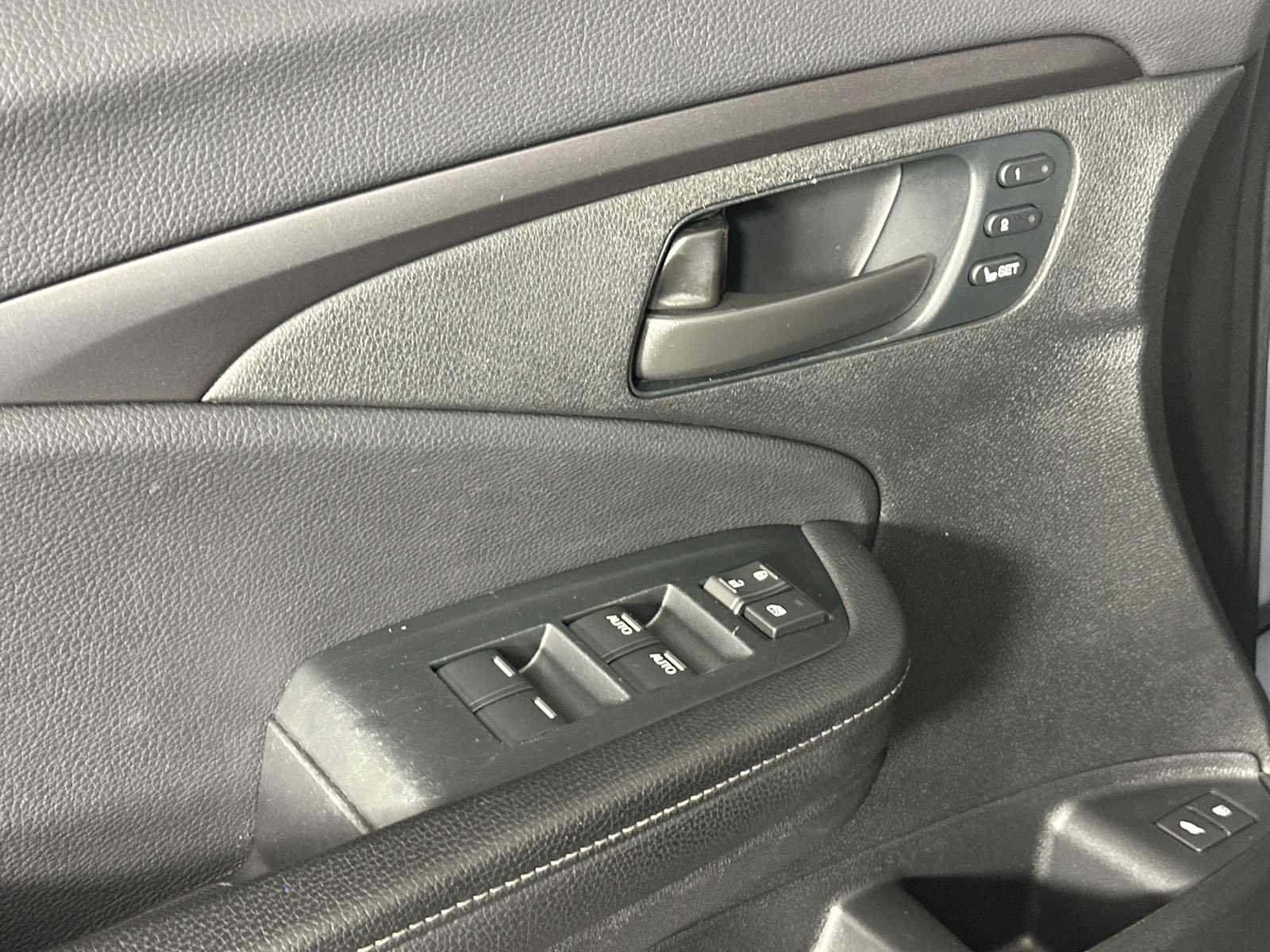 Used 2023 Honda Passport EX-L image 11