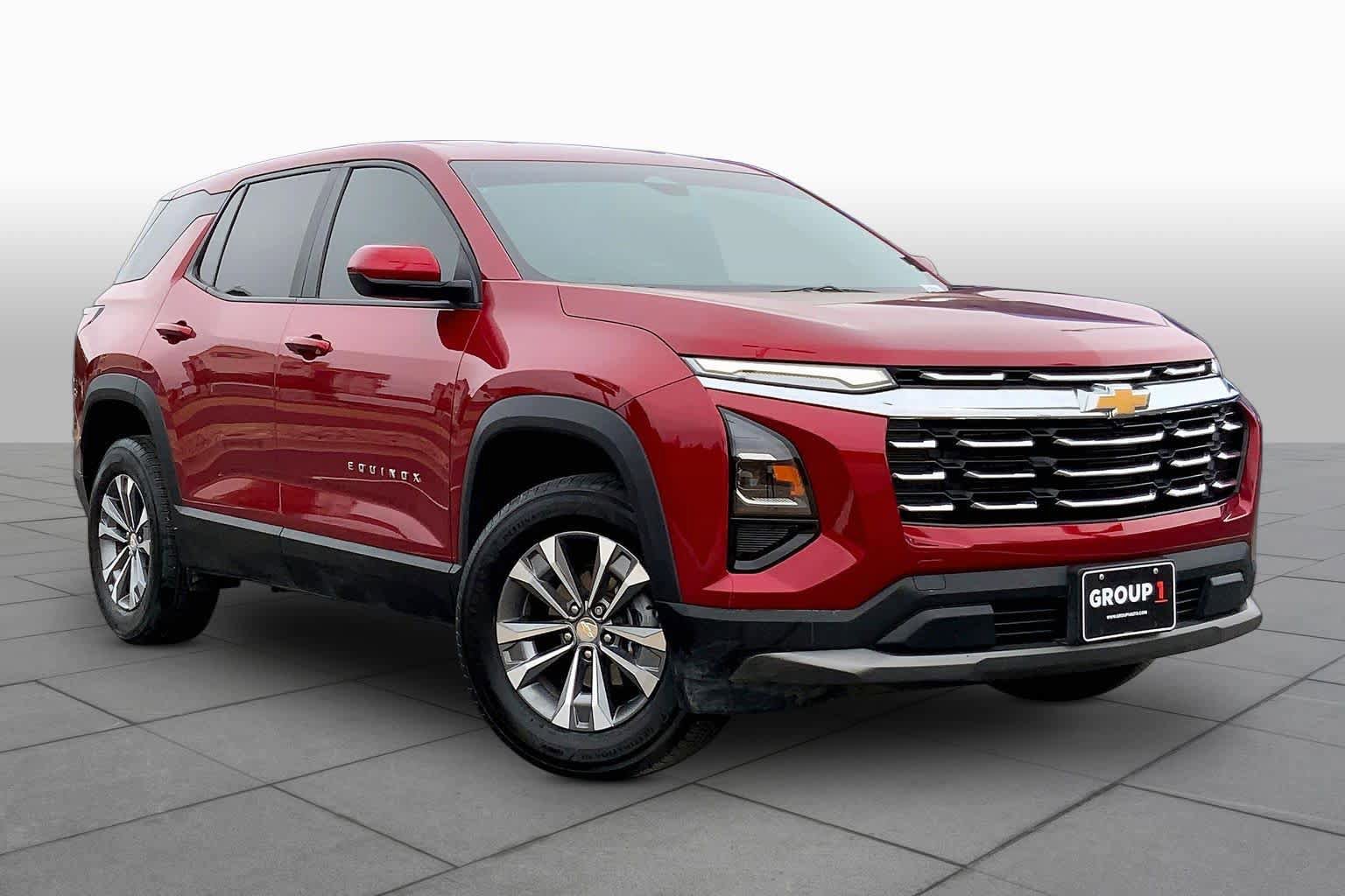 Used 2025 Chevrolet Equinox LT FWD image 3
