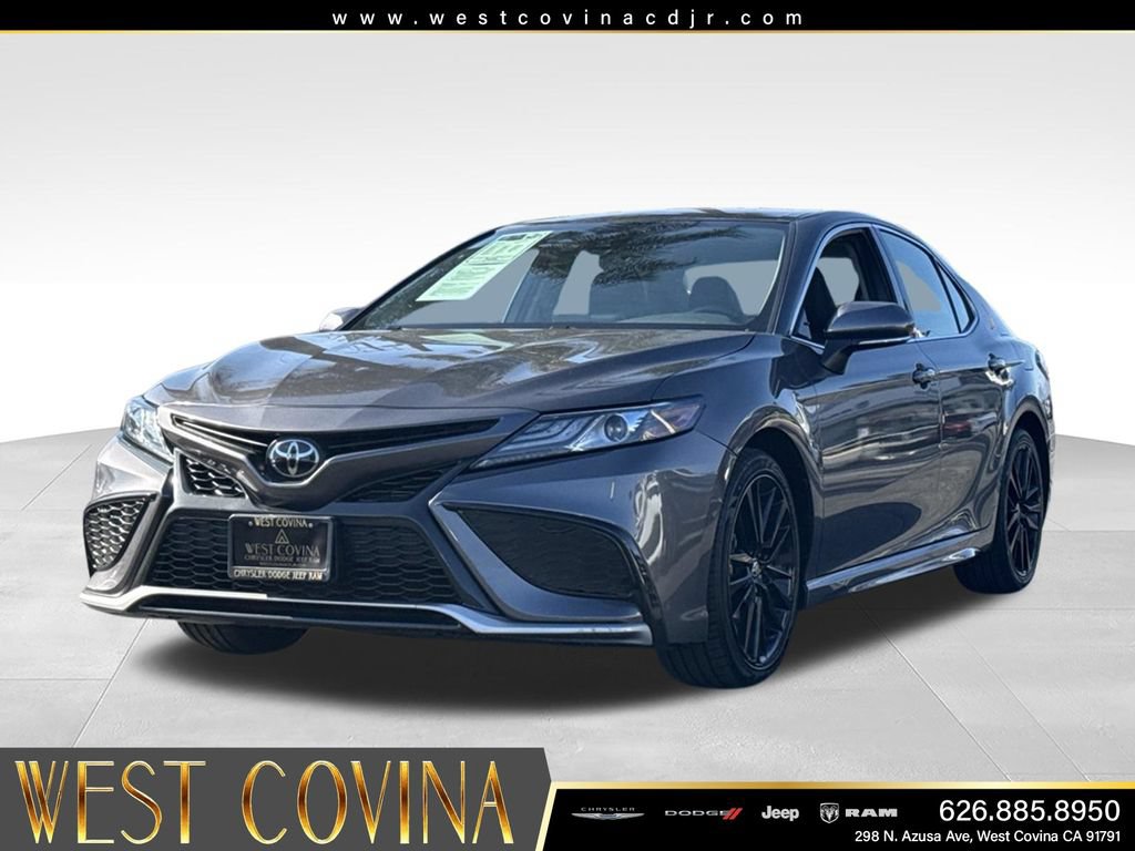 Used 2024 Toyota Camry XSE FWD image 4