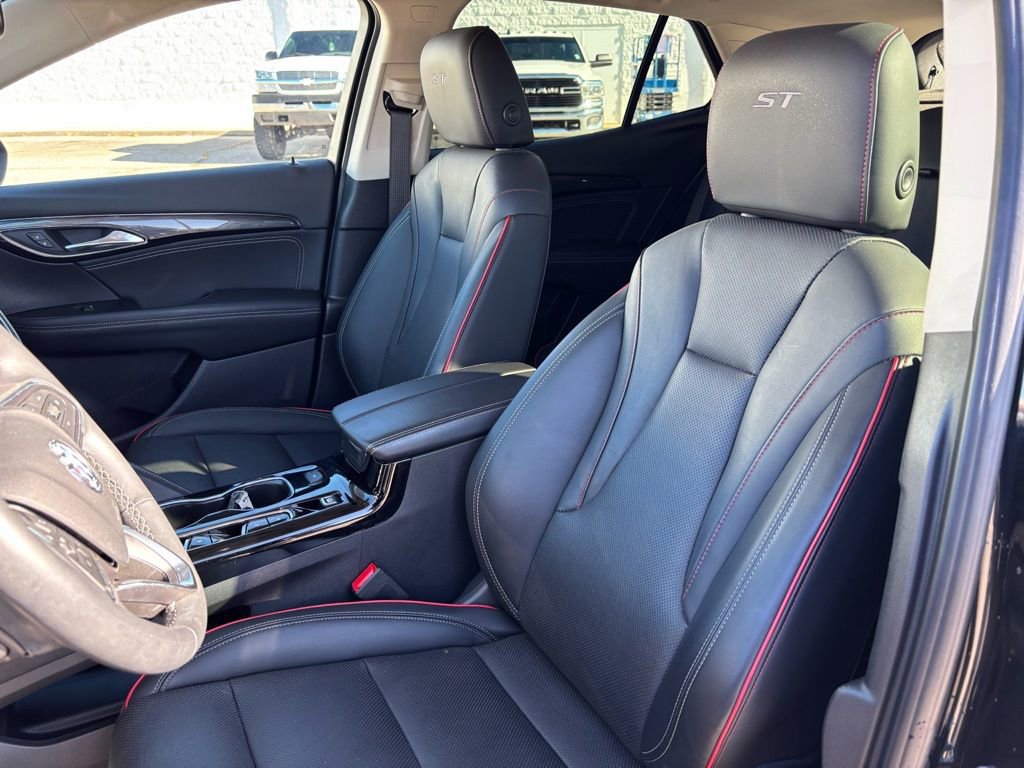 Used 2023 Buick Envision Essence w/ Sport Touring Package image 15