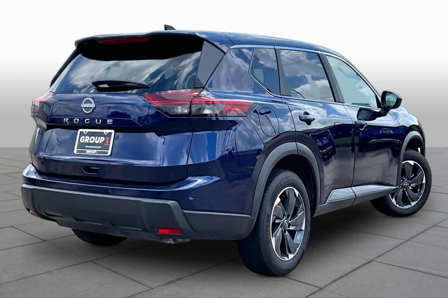 Used 2025 Nissan Rogue SV FWD image 12
