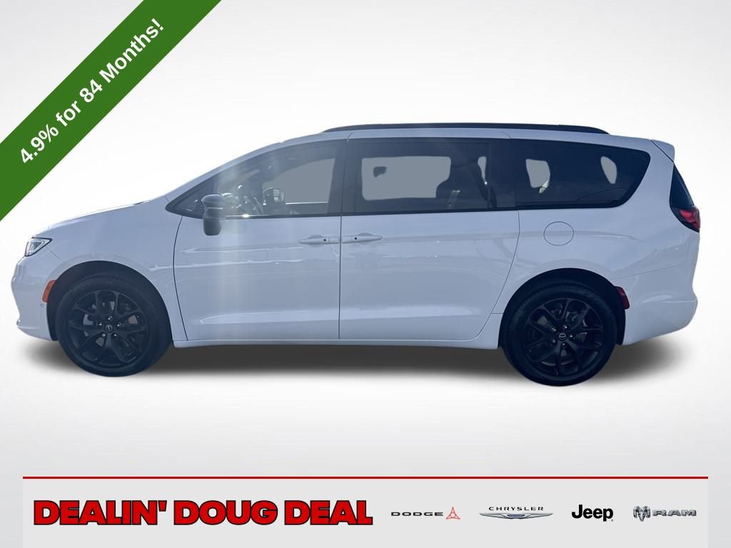 New 2026 Chrysler Pacifica Limited image 2