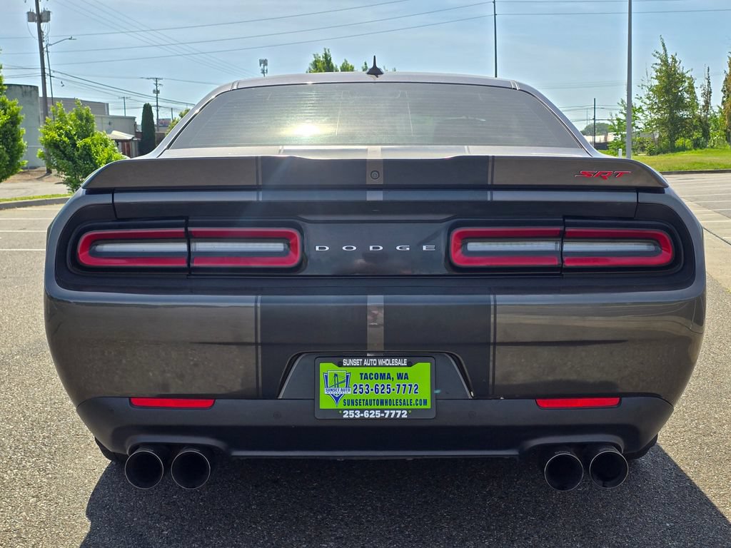 Used 2016 Dodge Challenger SRT w/ Technology Group RWD image 4