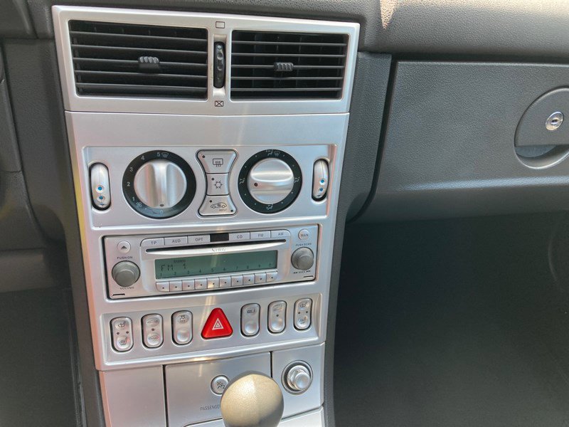 Used 2006 Chrysler Crossfire Limited image 12