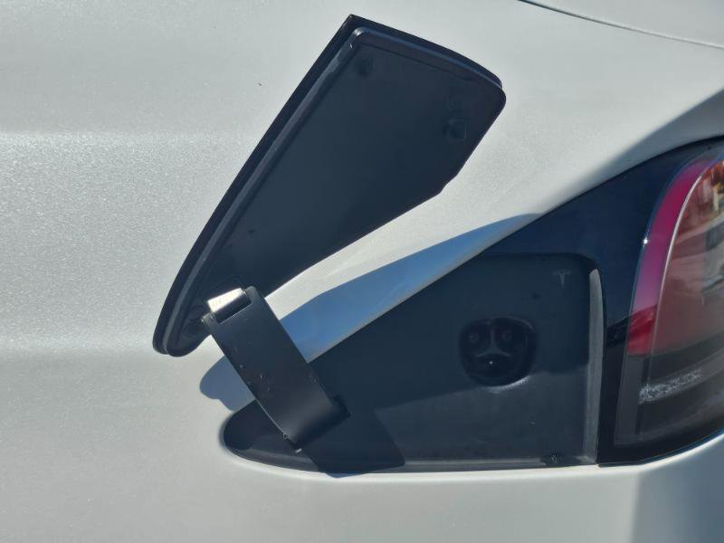 Used 2023 Tesla Model X Plaid image 31