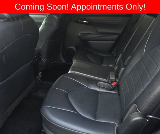 Used 2022 Toyota Highlander XLE FWD image 5