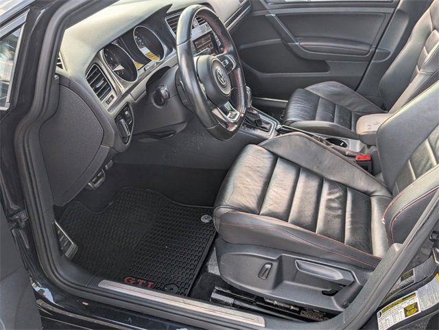 Used 2015 Volkswagen Golf 4-Door image 6