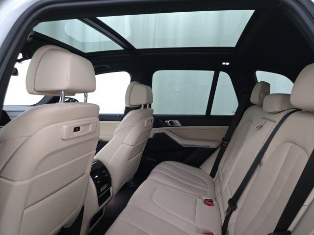 Used 2022 BMW X5 xDrive40i w/ Climate Comfort Package image 25