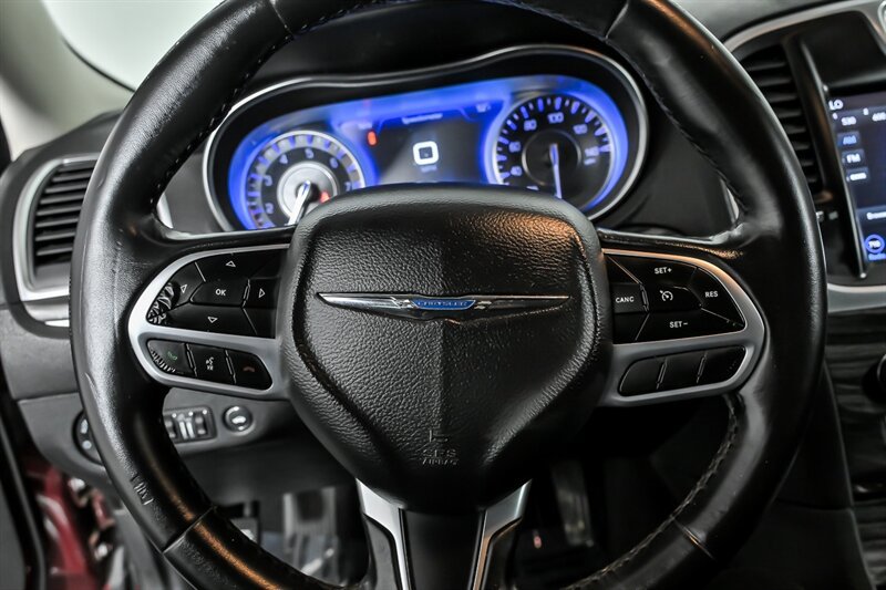 Used 2019 Chrysler 300 Touring RWD image 21