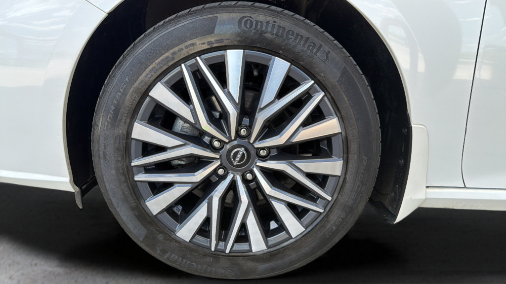Used 2023 Nissan Altima 2.5 SV AWD/4WD image 22