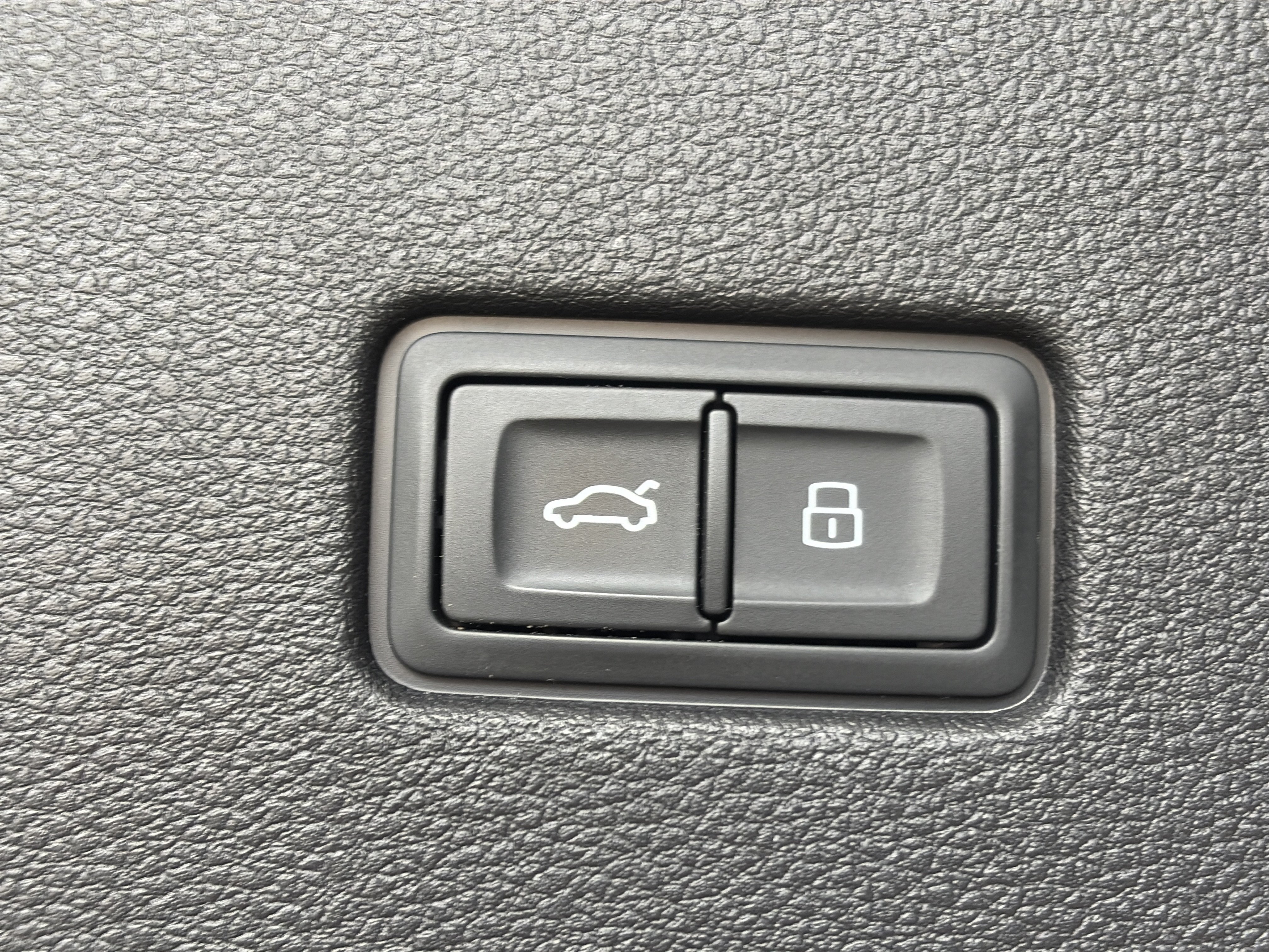 Certified 2022 Audi Q8 Premium Plus AWD/4WD image 15