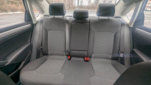 Used 2017 Volkswagen Passat 1.8T S image 21