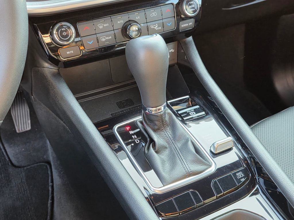 Used 2024 Jeep Compass Limited w/ Elite Group image 25