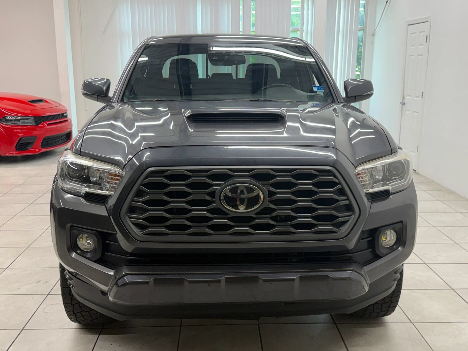 Used 2020 Toyota Tacoma TRD Sport AWD/4WD image 2
