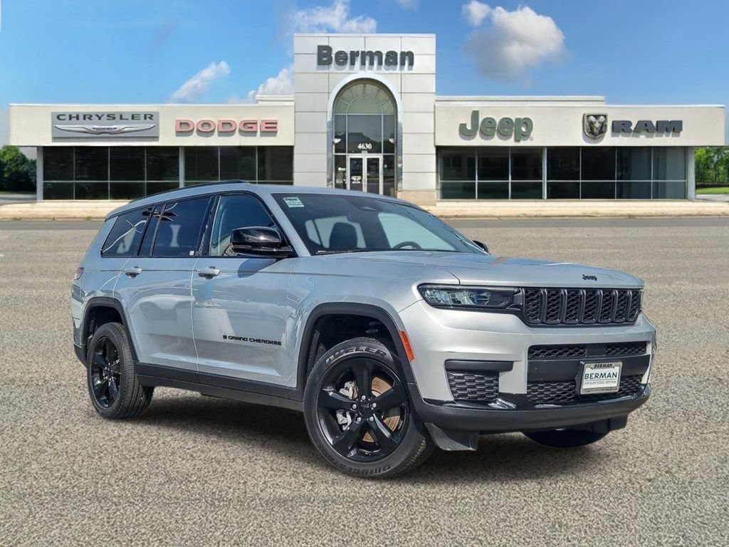 Used 2023 Jeep Grand Cherokee L Laredo AWD/4WD image 1