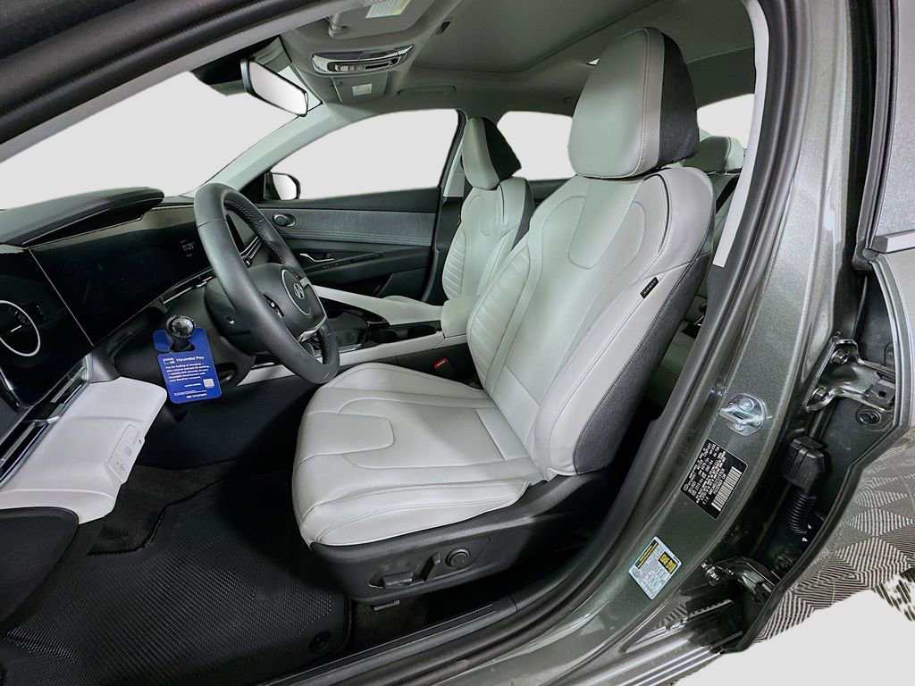 New 2026 Hyundai Elantra Limited image 16