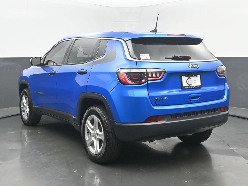 Used 2023 Jeep Compass Sport w/ Mopar Graphics Package AWD/4WD image 4