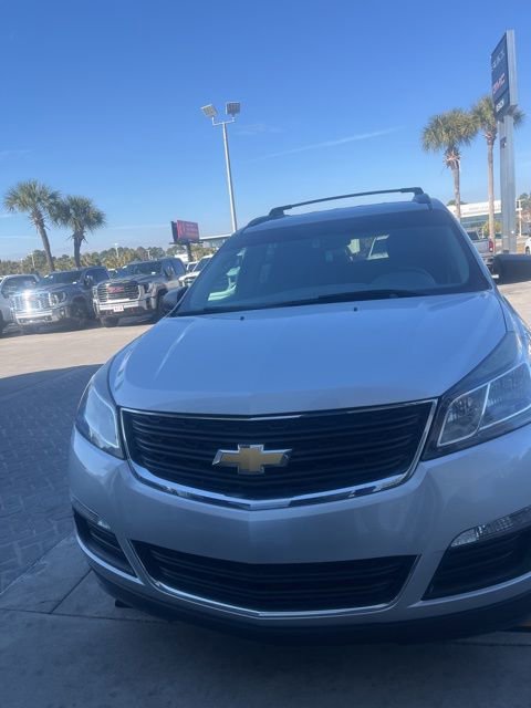 Used 2015 Chevrolet Traverse LS image 2