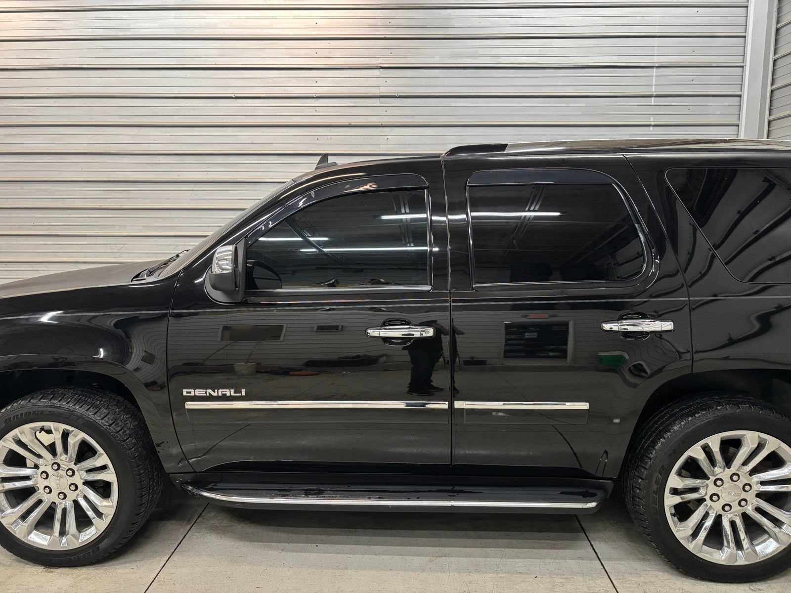 Used 2014 GMC Yukon Denali AWD/4WD image 5