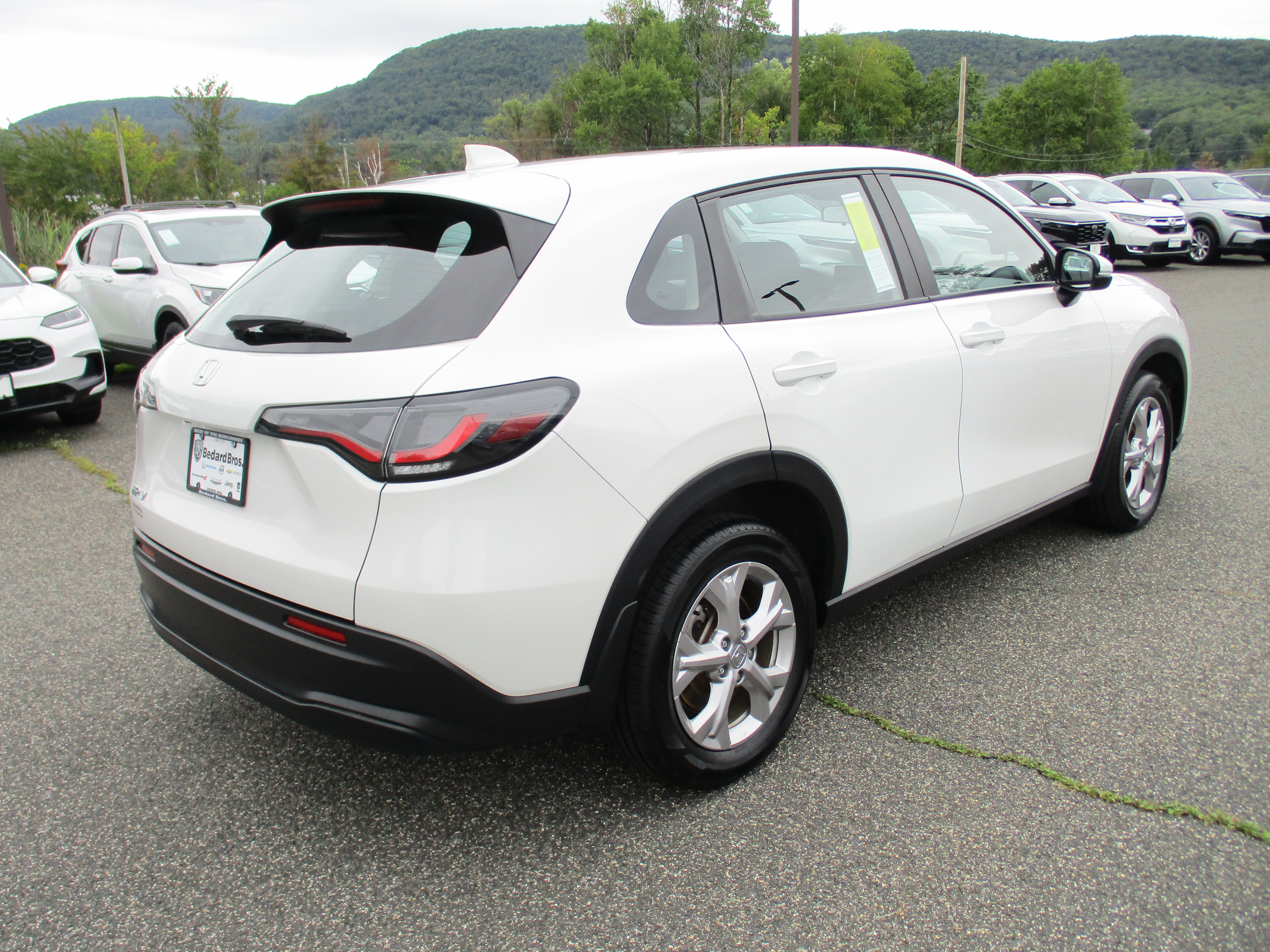 Certified 2024 Honda HR-V LX image 5