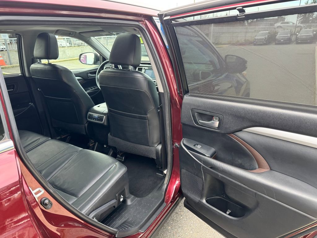 Used 2015 Toyota Highlander XLE image 45