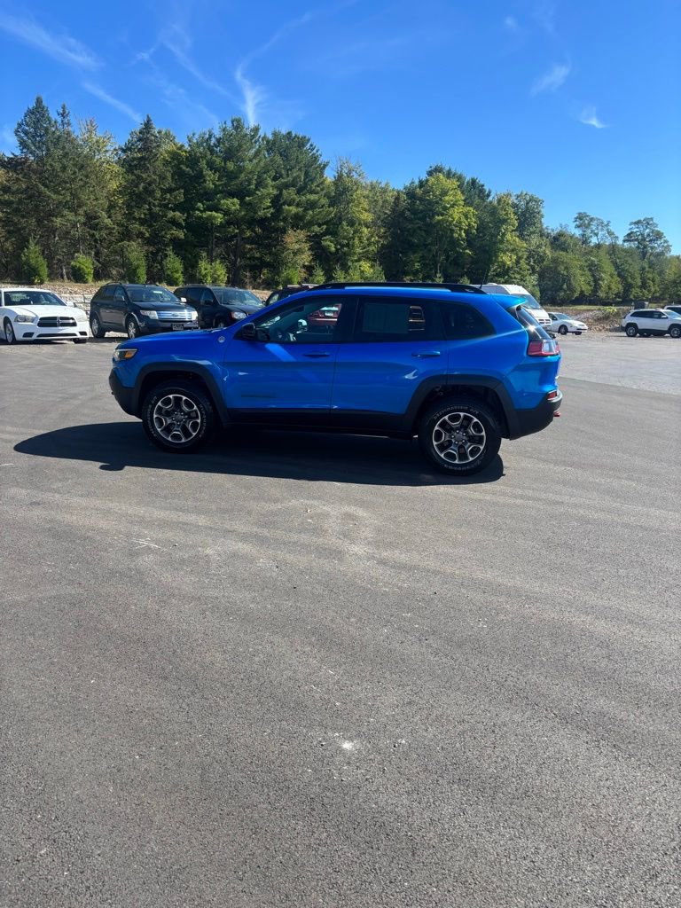 Used 2022 Jeep Cherokee Trailhawk image 4