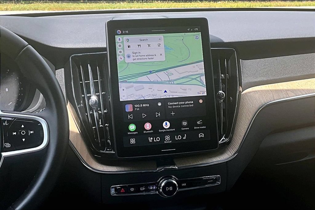 Certified 2026 Volvo XC60 B5 Plus AWD/4WD image 8