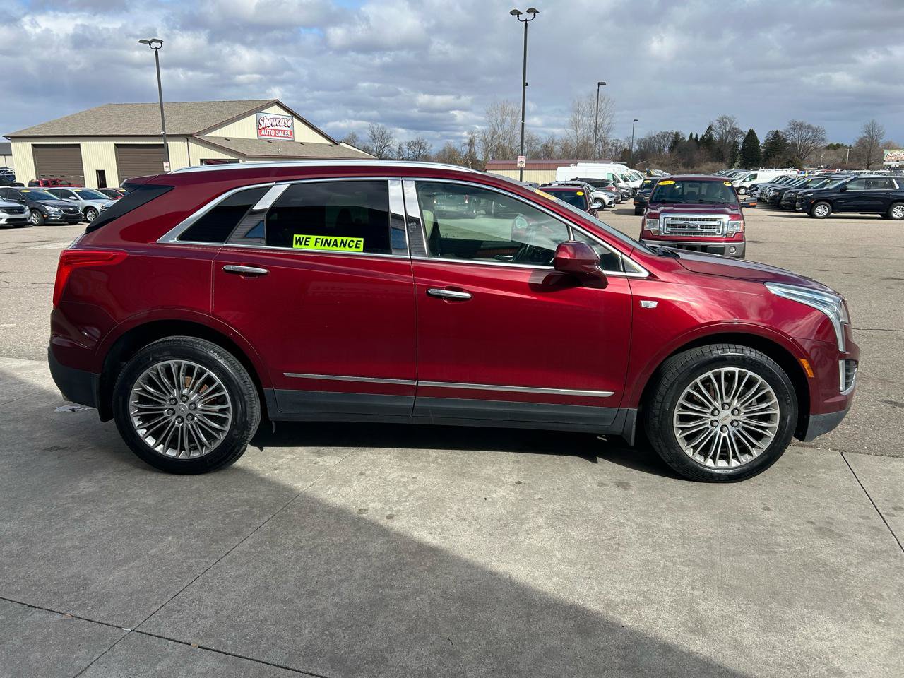 Used 2017 Cadillac XT5 Luxury w/ Driver Awareness Package FWD image 4