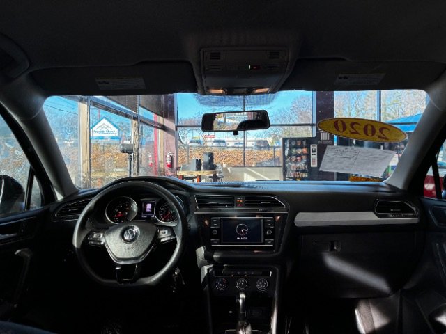 Used 2020 Volkswagen Tiguan S image 33