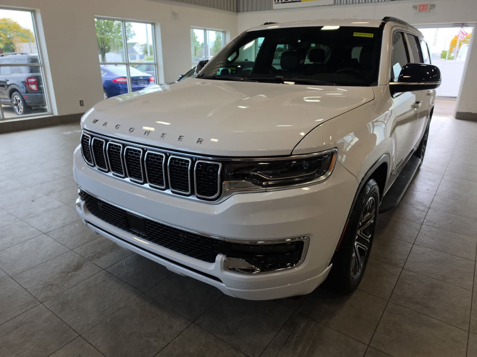 Used 2023 Jeep Wagoneer L Series II AWD/4WD image 1