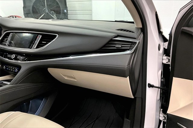Used 2022 Buick Enclave Avenir image 15