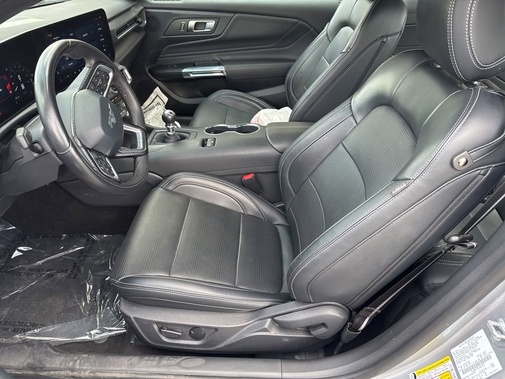 Used 2025 Ford Mustang GT Premium RWD image 4
